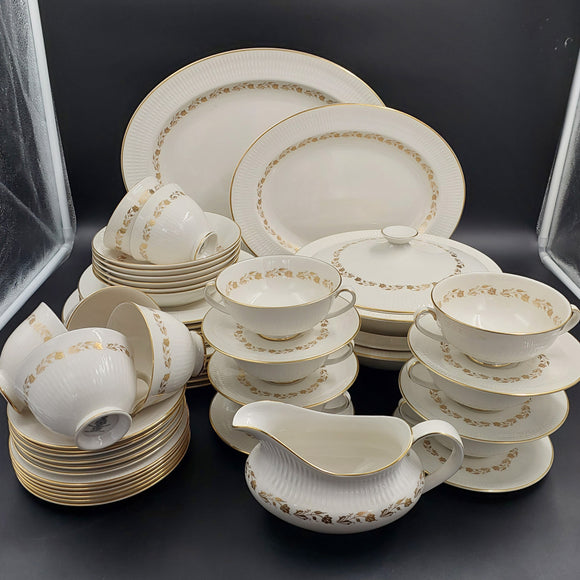 Royal Doulton - TC1006 Fairfax - 6-setting Dinner Set and Serving Ware