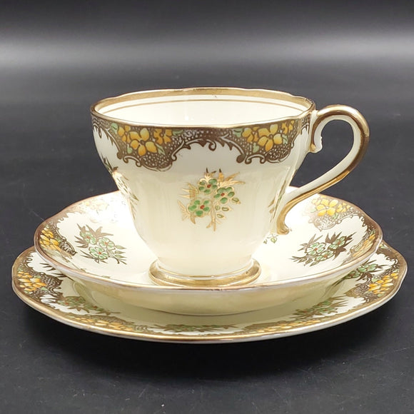Salisbury - 1675 Green and Yellow Flowers with Gold Filigree - Trio
