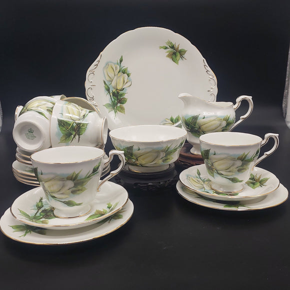 Royal Standard - White Roses - 21-piece Tea Set
