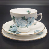 Queen Anne - Blue Roses, 8282 - Trio