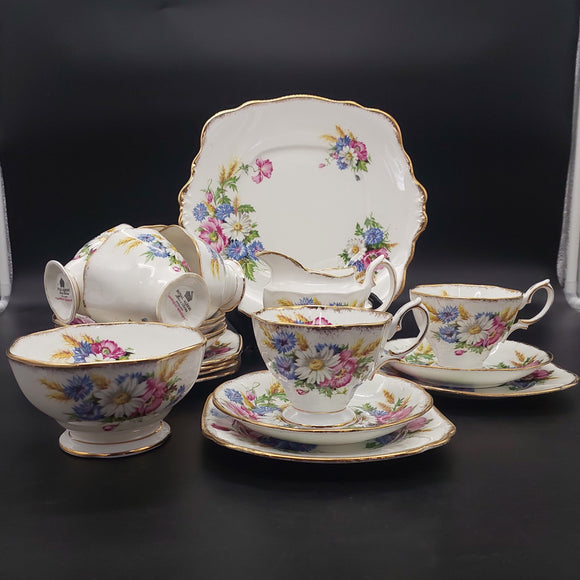 Royal Albert - Harvest Bouquet - 21-piece Tea Set