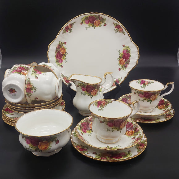 Royal Albert - Old Country Roses - 21-piece Tea Set