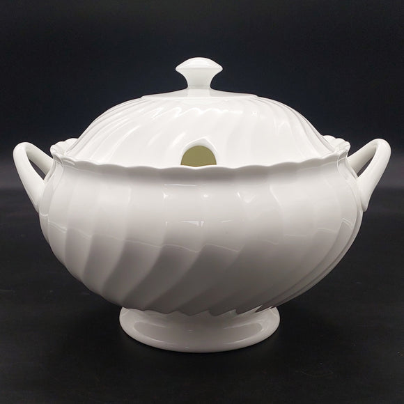 Wedgwood - Candlelight White Swirl - Lidded Soup Tureen