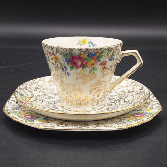 Lord Nelson - Gold Filigree and Colourful Flowers, 2528 - Trio