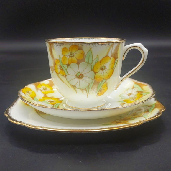Royal Albert - Petunia, Yellow and Green - Trio