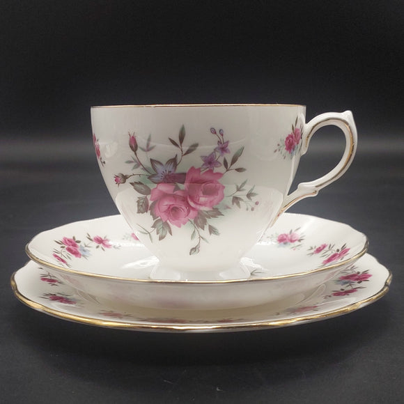 Queen Anne - Pink Roses, 8186 - Trio