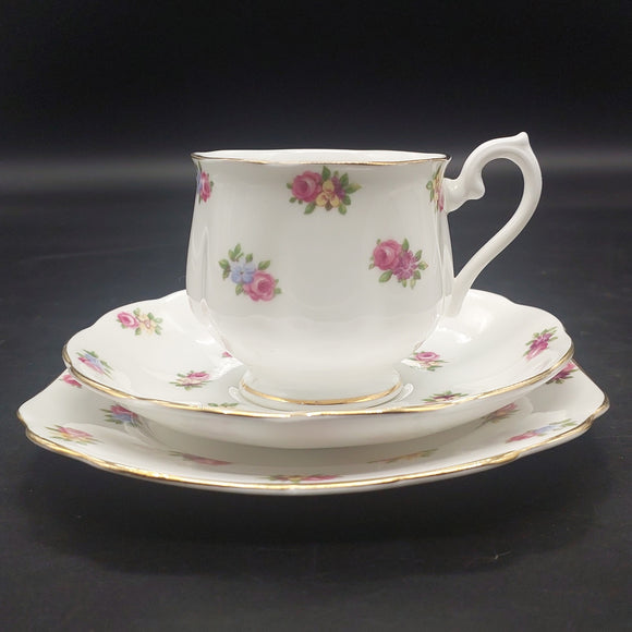 Royal Albert - Scattered Flowers - Trio