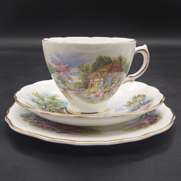 Royal Vale - Cottage Garden, 1382 - Trio