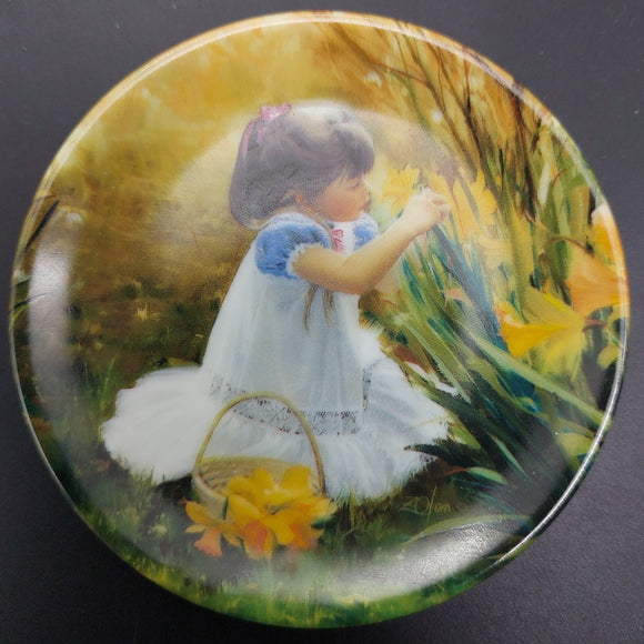 Pemberton & Oakes - Donald Zolan's Flowers for Mother - Miniature Display Plate
