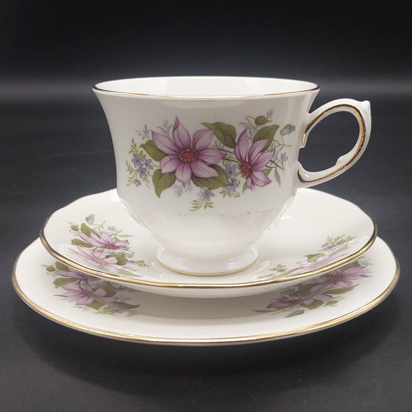 Queen Anne - Purple Clematis, 8547 - Trio