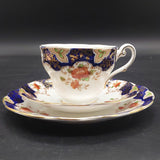 Royal Standard - Red Flowers, Blue Band - Trio
