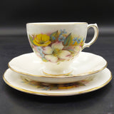 Queen Anne - Yellow, White and Blue Flowers, 8689 - Trio