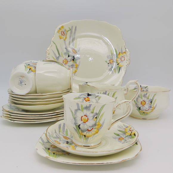 Royal Albert - Narcissus - 21-piece Tea Set