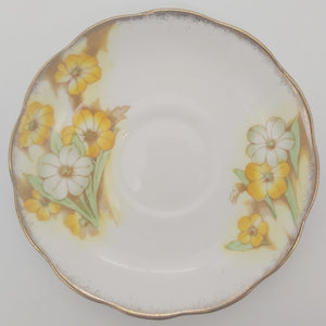 Royal Albert - Petunia, Yellow and Green - Saucer