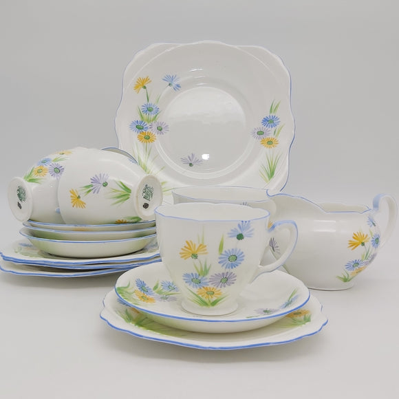 Grafton - 5941 Hand-painted Colourful Daisies - 15-piece Tea Set