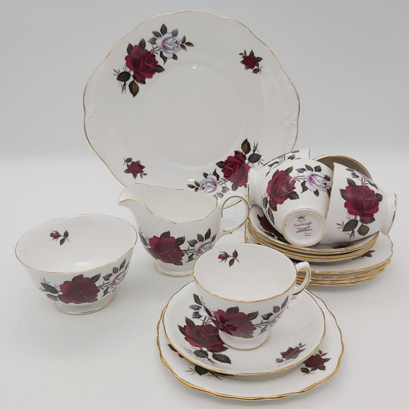 Colclough - Red and White Roses, 7906 - 18-piece Tea Set