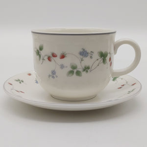 Royal Doulton - Strawberry Fayre - Duo