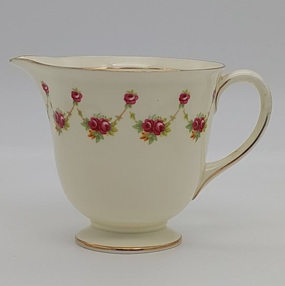 Royal Doulton V2108 Red Rose Garland - Jug