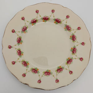 Royal Doulton - D6055 Red Rose Garland - Side Plate