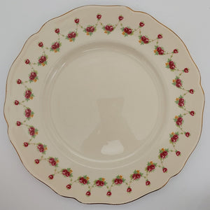 Royal Doulton - D6055 Red Rose Garland - Dinner Plate