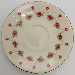 Royal Doulton - D6055 Red Rose Garland - Saucer