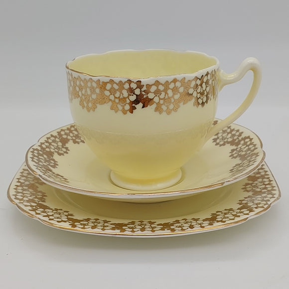 Collingwood - 8054 Pale Yellow with Gold Filigree - Trio