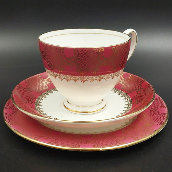 Queen Anne - 5475 Maroon with Gold Filigree - Trio